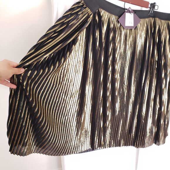 Ava & Viv Gold Black Color Shiny Silky Pleated Short Skirt Plus Size 2X - Picture 7 of 11